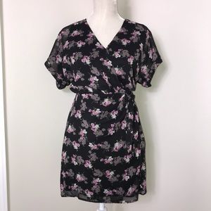 🎉HP🤗 All in Favor Floral Wrap Front Minidress